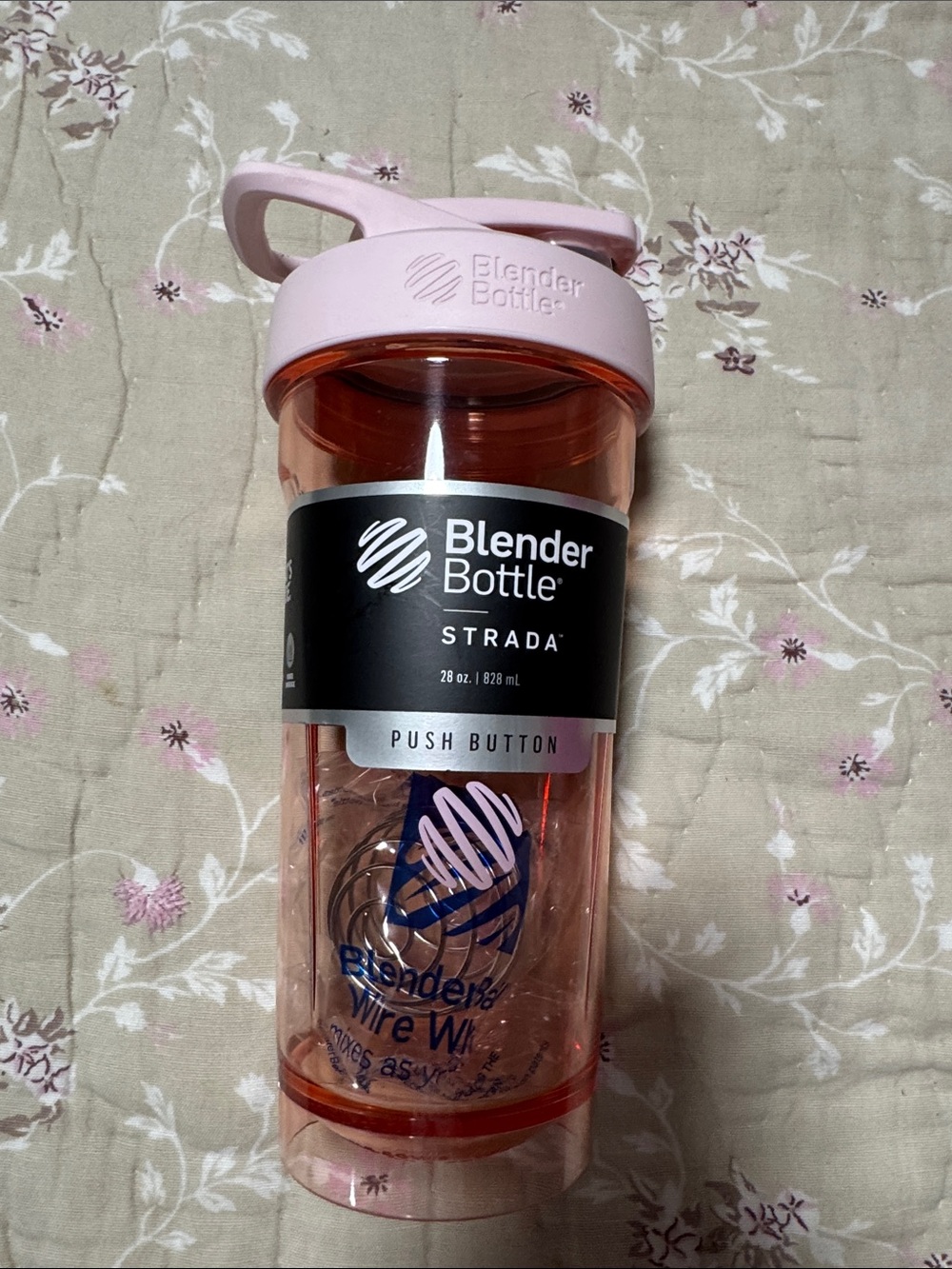 BlenderBottle Strada Shaker - Light Pink Lid with Clear Peach Body